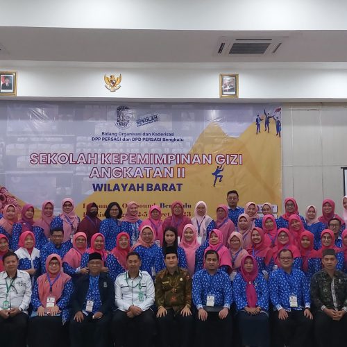 Angkatan II Sekolah Kepemimpinan Gizi belajar tentang Organisasi Profesi PERSAGI di Hari Pertama