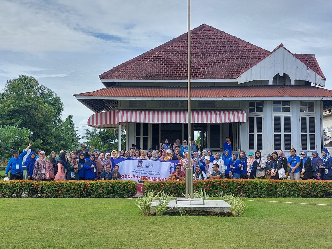 Mempalajari Kepemimpinan dan Sejarah Sekitar di City Tour Sekolah Kepemimpinan Gizi Angkatan II