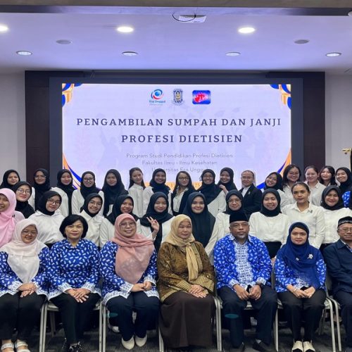 Universitas Esa Unggul bekerja sama dengan DPP PERSAGI dalam menyelenggarakan Sumpah Profesi Dietisien